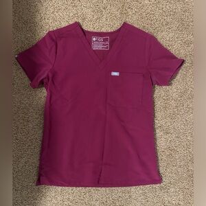 Figs Catarina One-Pocket Scrub Top in Magenta